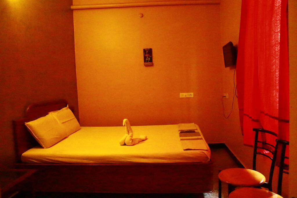 פונדיצ'רי Hotel L'Ocean מראה חיצוני תמונה